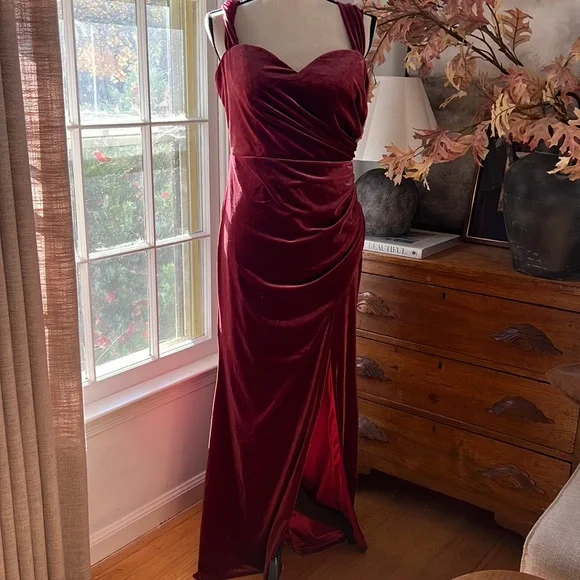 Revelry Velvet Dawson Dress Romantic Rose - Picture 2 of 4